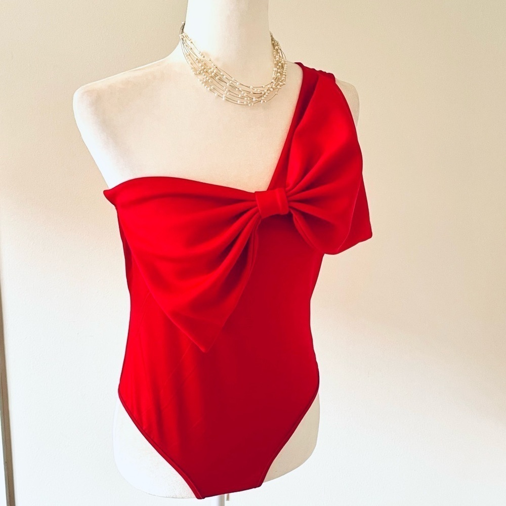 ❤️ Sexy & Chic Red One-Shoulder Bow Front Bodysuit – Size L 💃✨ - Picture 9 of 12